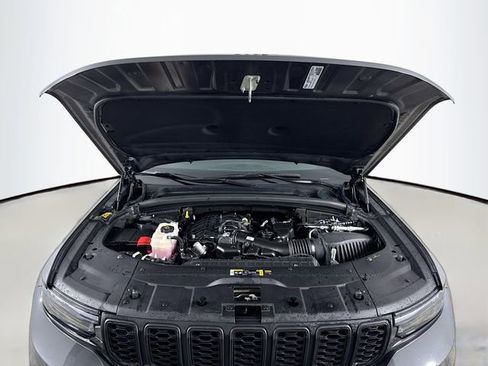 Used 2024 Jeep Grand Cherokee L Altitude image 34