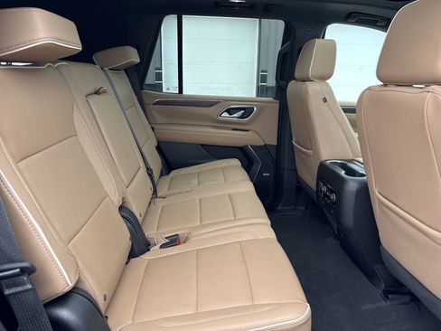 Used 2024 Chevrolet Tahoe Premier AWD/4WD image 36