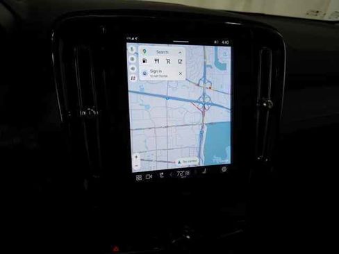 Certified 2023 Volvo XC40 B5 Ultimate w/ Protection Package Premier image 25