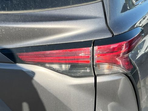 Used 2022 Toyota Sienna XSE w/ XSE Plus Package AWD/4WD image 18