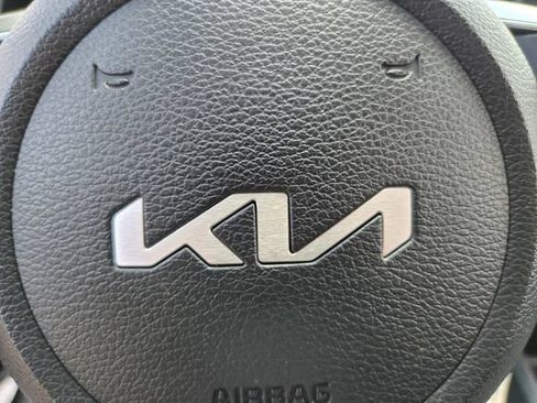 Used 2024 Kia Forte LXS w/ LXS Technology Package FWD image 31