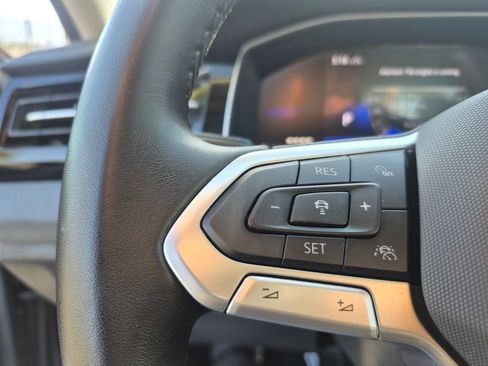 Used 2025 Volkswagen Jetta SE w/ Sunroof Package FWD image 14