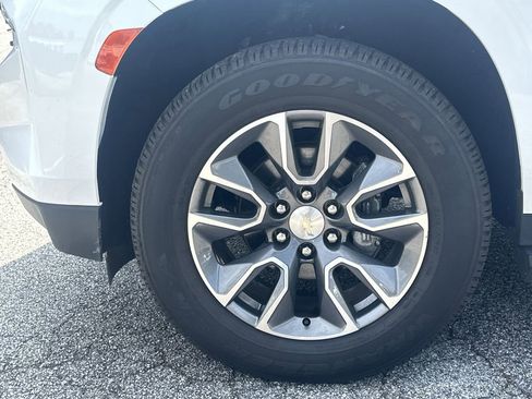 Used 2021 Chevrolet Tahoe LT w/ LT Signature Package AWD/4WD image 11