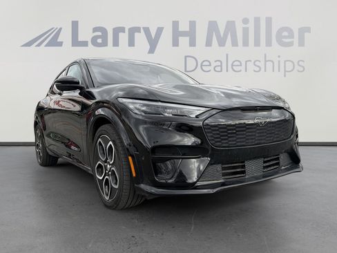 Used 2023 Ford Mustang Mach-E GT image 2