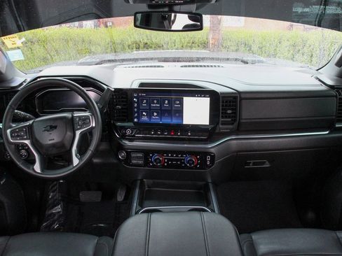 Used 2024 Chevrolet Silverado 2500 LTZ w/ LTZ Convenience Package image 26