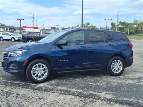 Used 2023 Chevrolet Equinox LS w/ LS Convenience Package image 6