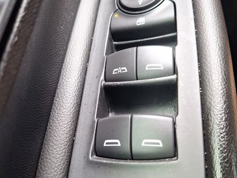 Used 2024 GMC Terrain SLE FWD image 21