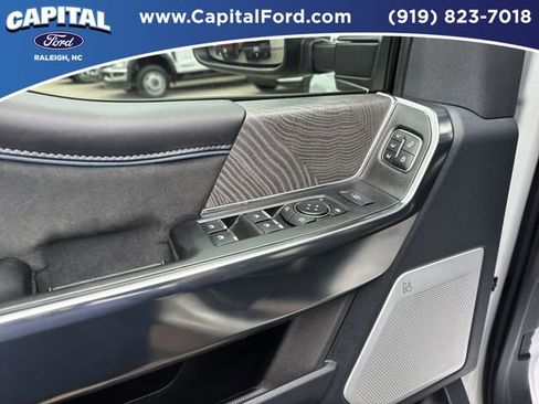 Used 2025 Ford F450 Platinum w/ FX4 Off-Road Package image 20