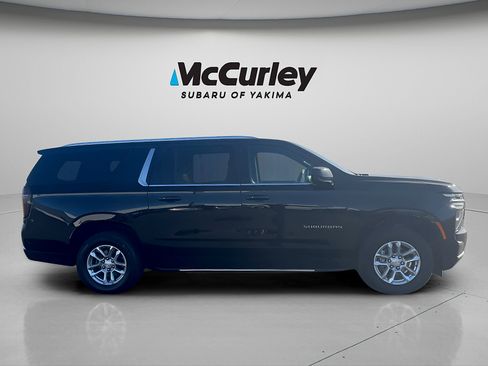 Used 2025 Chevrolet Suburban LT AWD/4WD image 7