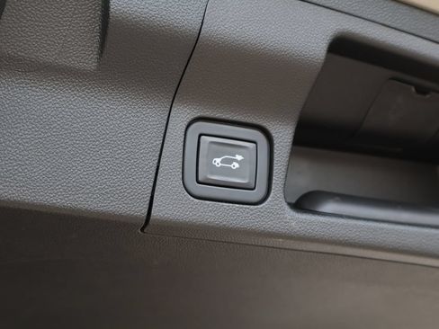 Certified 2022 GMC Acadia Denali w/ Denali Ultimate Package FWD image 28