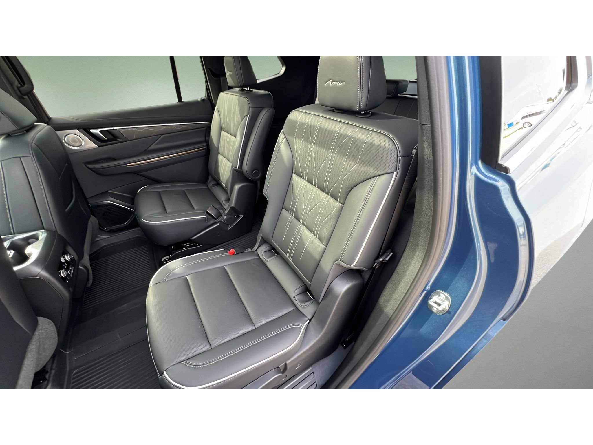 Certified 2026 Buick Enclave Avenir w/ Super Cruise Package AWD/4WD image 28