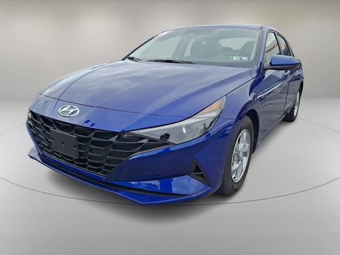 Certified 2023 Hyundai Elantra SE image 4