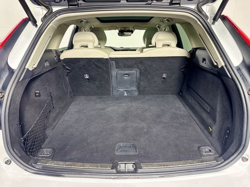 Used 2018 Volvo XC60 T5 Inscription w/ Luxury Seat Package image 32