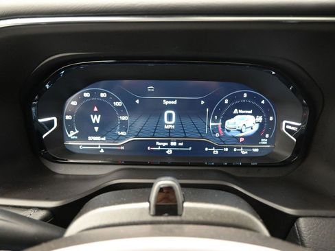 Used 2024 GMC Yukon XL Denali w/ Advanced Technology Package image 14