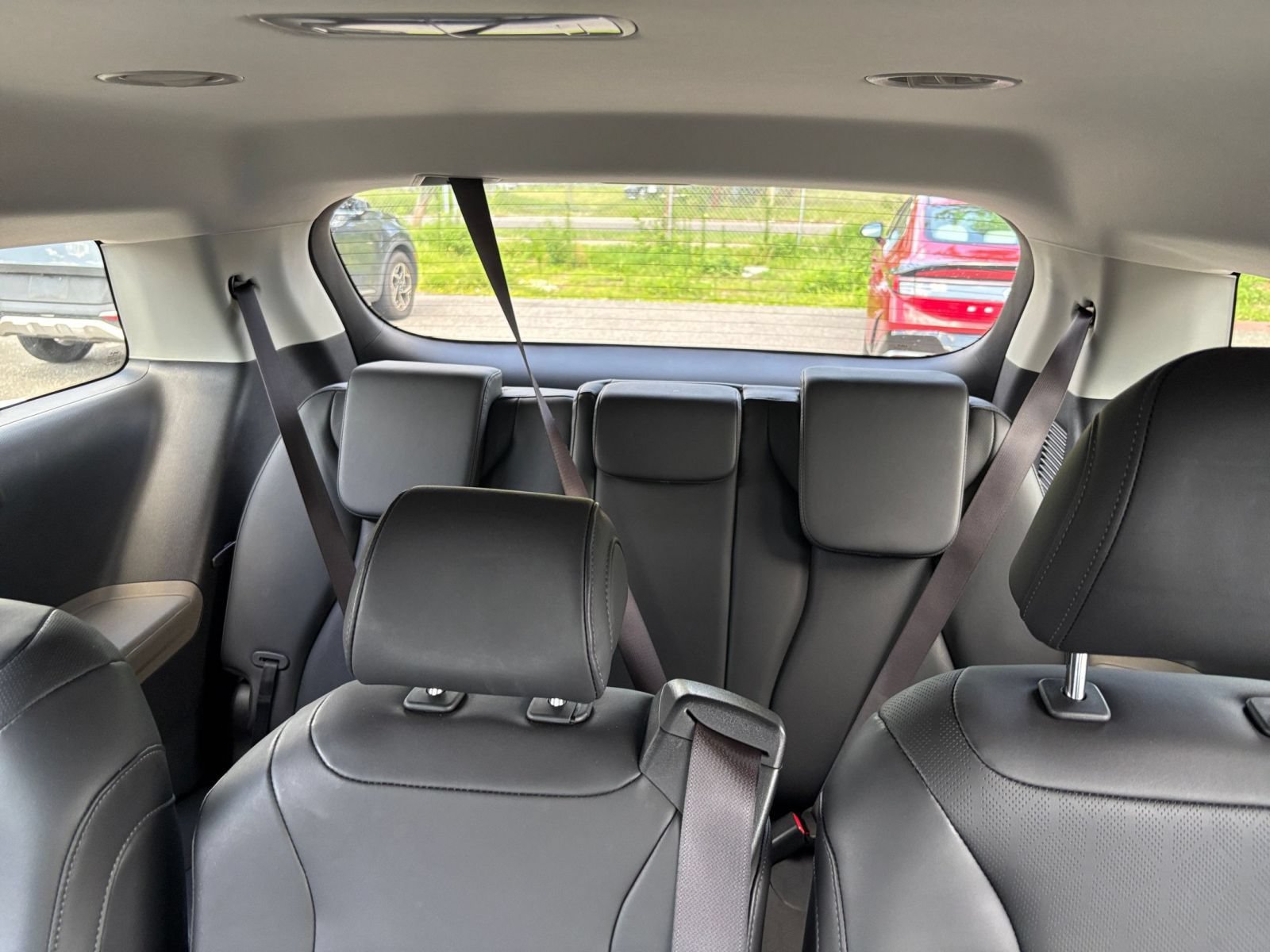 Used 2026 Kia Carnival FWD image 30