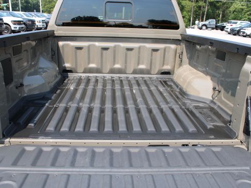 Used 2025 Ford Ranger XLT w/ Equipment Group 301A High RWD image 9
