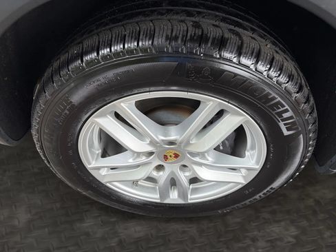 Used 2016 Porsche Cayenne AWD/4WD image 40