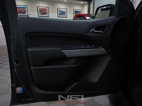 Used 2017 Chevrolet Colorado LT w/ LT Convenience Package AWD/4WD image 32