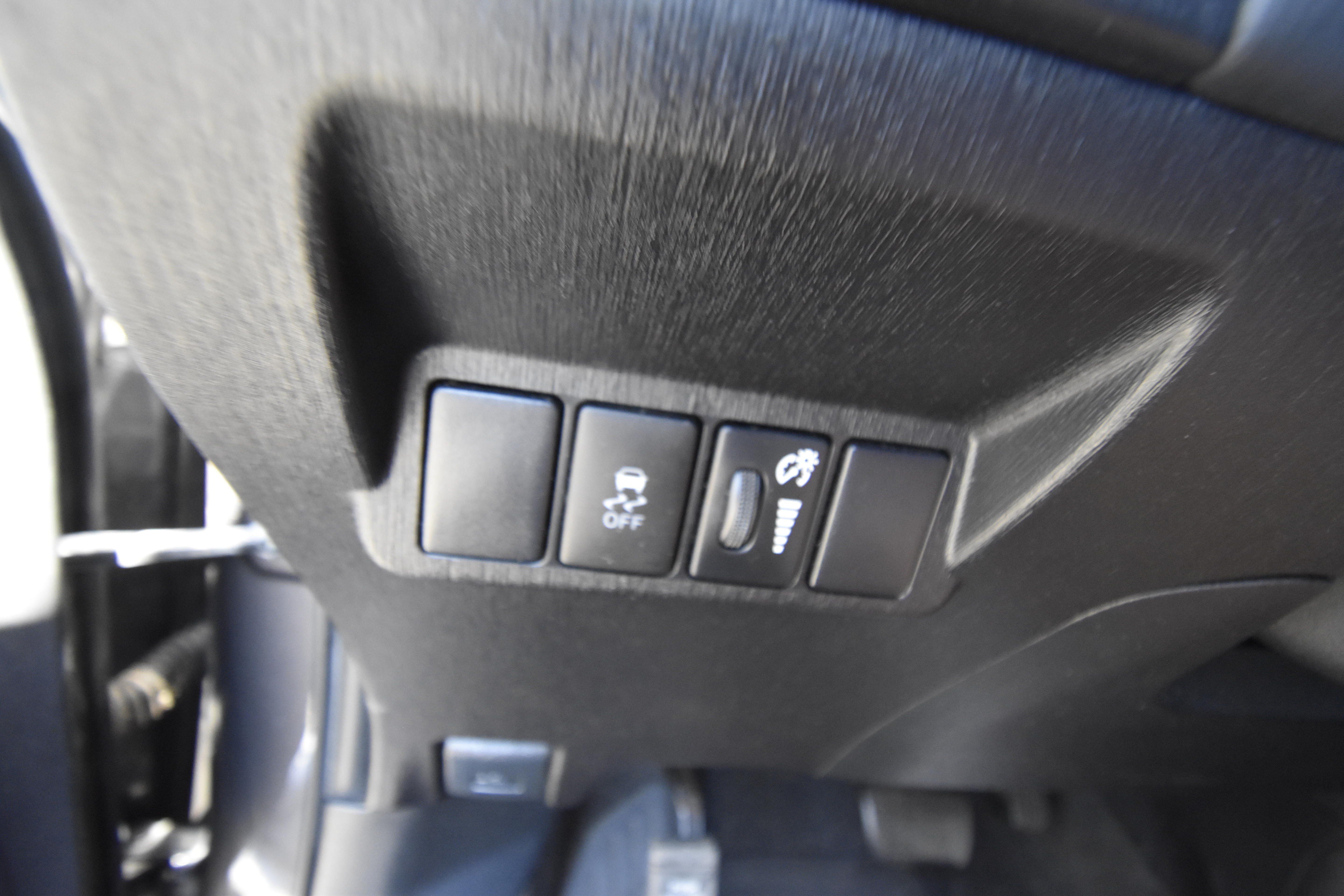 Used 2015 Toyota Prius V Five FWD image 11