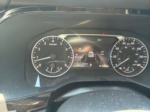 Certified 2024 Nissan Pathfinder SL w/ SL Premium Package FWD image 6