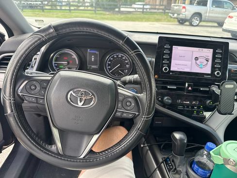 Used 2022 Toyota Camry SE FWD image 7