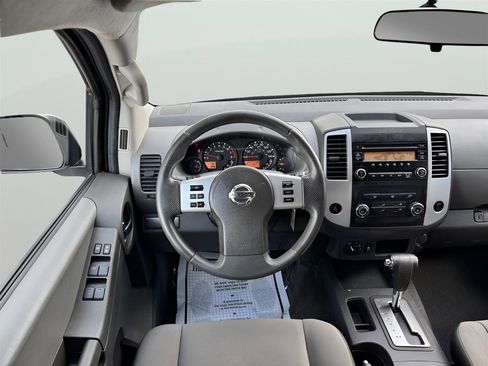 Used 2015 Nissan Xterra X image 18