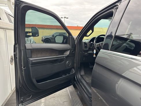 Used 2019 Ford Expedition Limited w/ Equipment Group 302A image 7