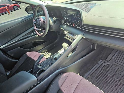 Used 2022 Hyundai Elantra SEL w/ Cargo Package FWD image 11