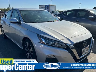 Certified 2022 Nissan Altima 2.5 SV