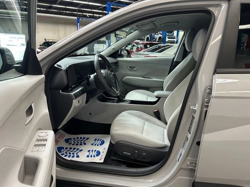 Used 2025 Hyundai Kona SEL AWD/4WD image 18