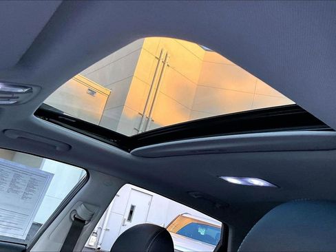 Used 2022 Kia Niro Touring Special Edition image 14