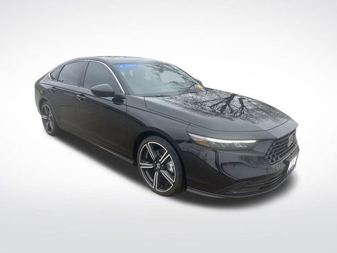 Used 2025 Honda Accord Sport image 1