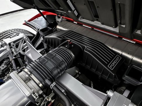 Used 2005 Ford GT RWD image 24
