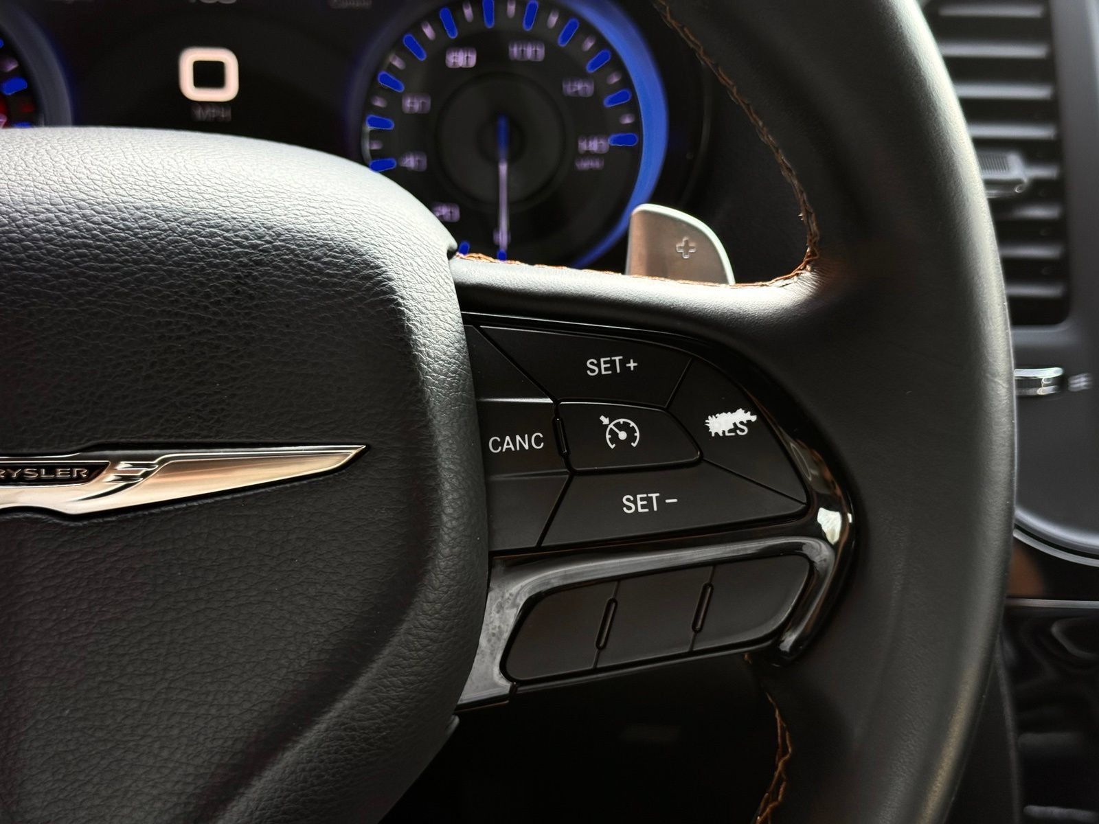 Used 2016 Chrysler 300 S RWD image 29