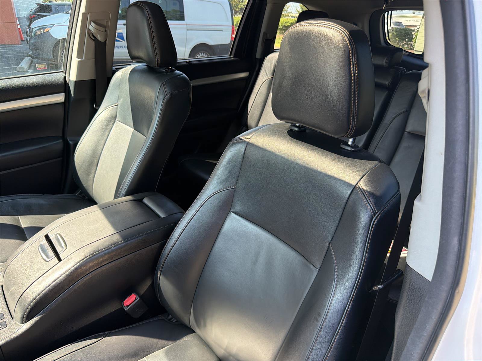 Used 2018 Toyota Highlander XLE AWD/4WD image 23