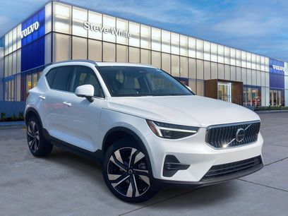 New 2025 Volvo XC40 B5 Ultra w/ Climate Package