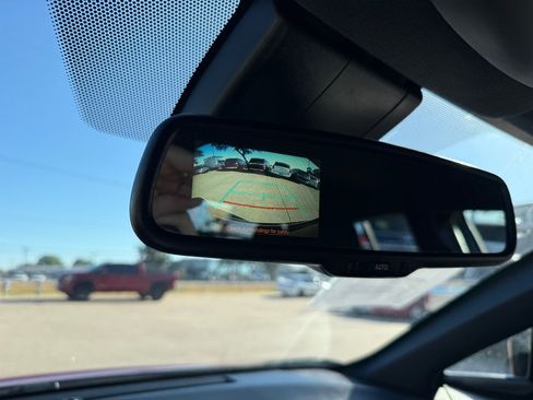 Used 2018 Toyota C-HR XLE FWD image 29