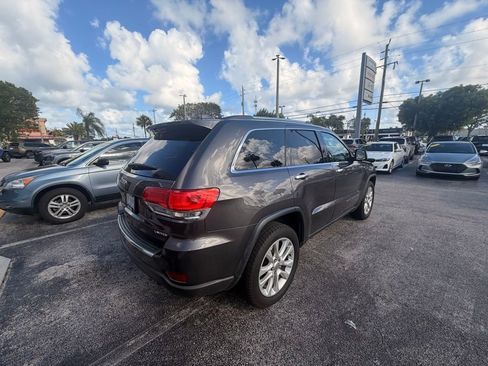 Used 2017 Jeep Grand Cherokee Limited image 8