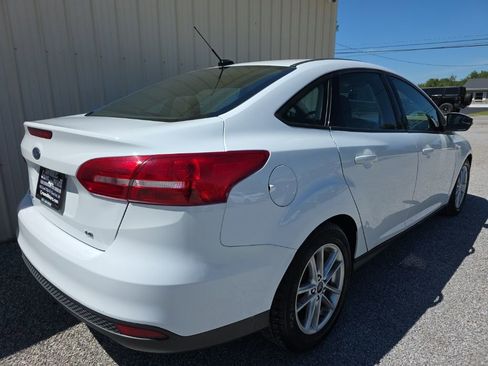 Used 2017 Ford Focus SE FWD image 5