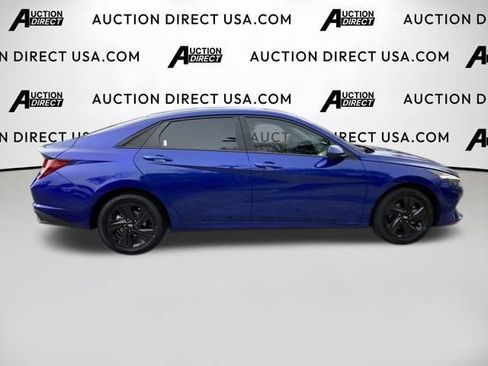 Used 2023 Hyundai Elantra SEL w/ Cargo Package image 22