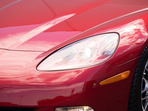 Used 2005 Chevrolet Corvette Coupe w/ Preferred Equipment Group RWD image 14