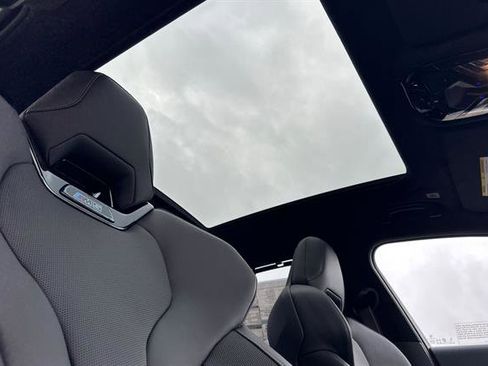 New 2026 BMW M5 w/ Executive Package image 17