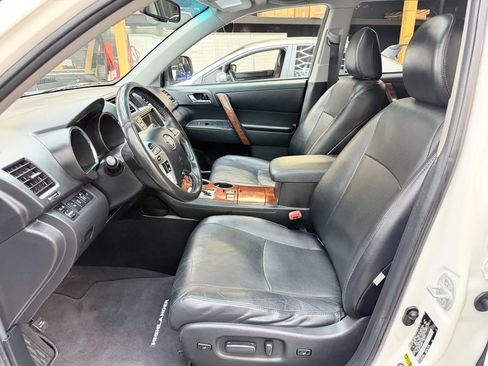 Used 2012 Toyota Highlander Limited w/ Tow Pkg image 10