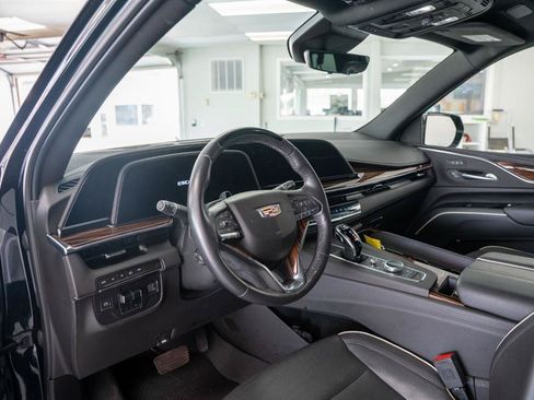Used 2023 Cadillac Escalade ESV Premium Luxury w/ Performance Package AWD/4WD image 11