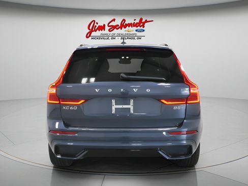 Used 2025 Volvo XC60 B5 Plus w/ Protection Package Premier AWD/4WD image 5