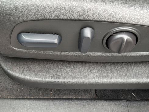 Used 2022 Chevrolet Equinox RS w/ RS Leather Package FWD image 17