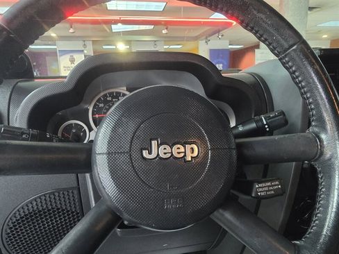 Used 2007 Jeep Wrangler Unlimited Sahara image 25