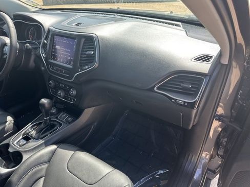 Used 2023 Jeep Cherokee Altitude Lux image 31