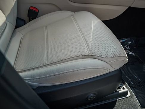 Certified 2025 Mercedes-Benz GLC 350e 4MATIC image 33