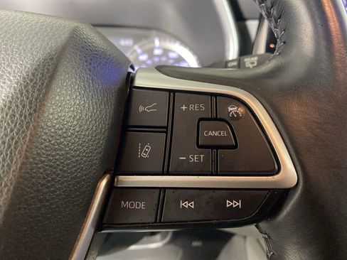 Used 2023 Toyota Highlander XLE image 13